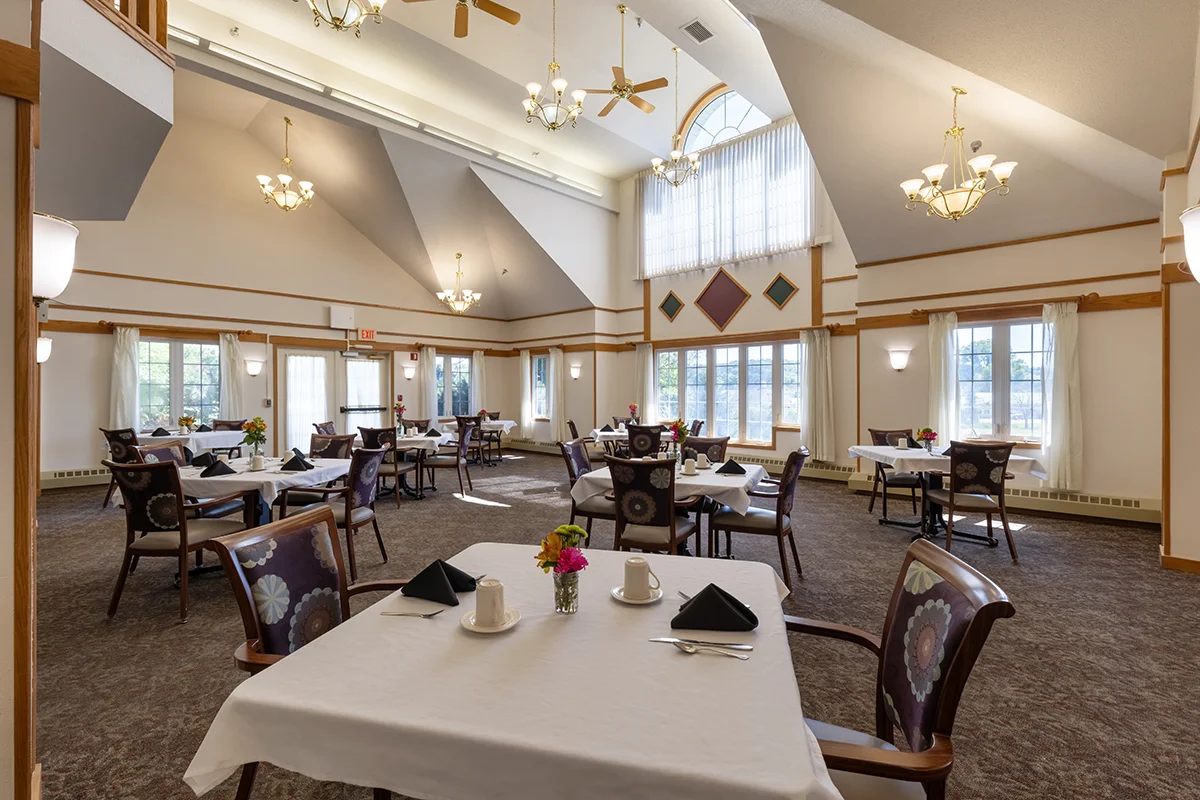 https://www.jaybirdseniorliving23.net/wp-content/uploads/2023/09/meadow-lakes_01_1200.webp
