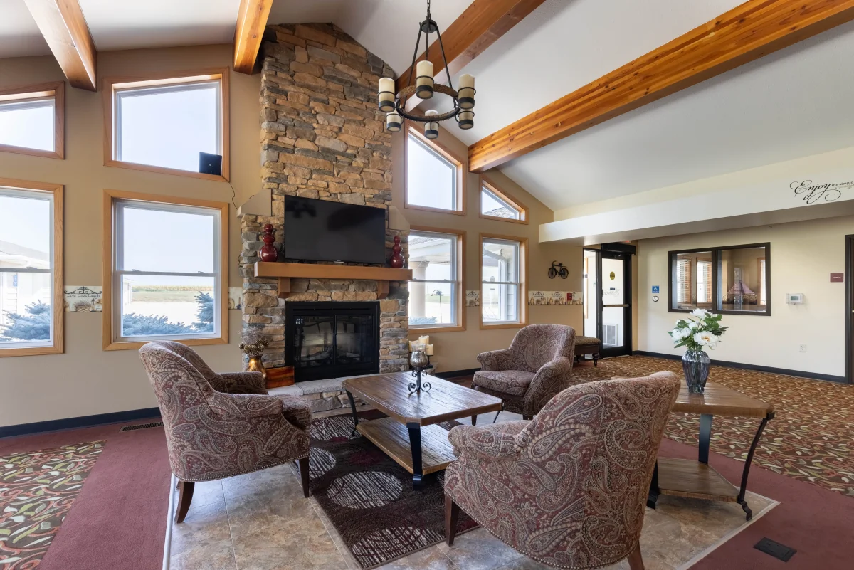 https://www.jaybirdseniorliving23.net/wp-content/uploads/2023/12/Holstein_Senior_Living_22_1200.webp
