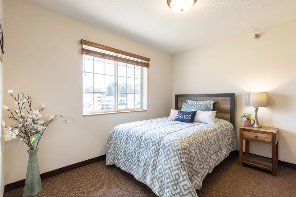 https://www.jaybirdseniorliving23.net/wp-content/uploads/2023/12/Lawton_Senior_Living_06_1200.webp