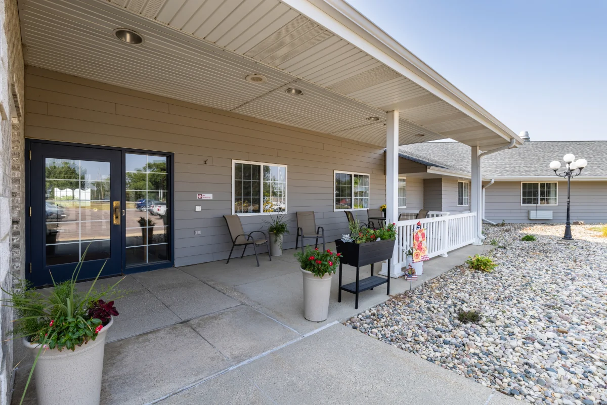 https://www.jaybirdseniorliving23.net/wp-content/uploads/2023/12/Lawton_Senior_Living_16_1200.webp